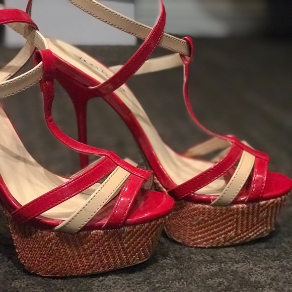 Red and Tan Heels -Size 6 - Picture 5 of 6